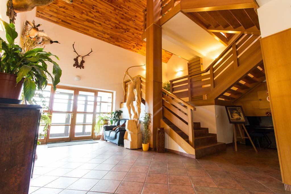 Orlik Rejviz Hotel Екстериор снимка