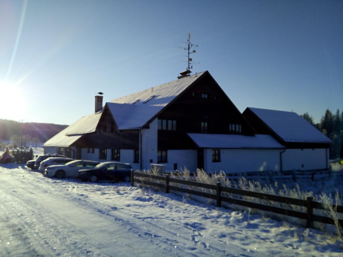 Orlik Rejviz Hotel Екстериор снимка